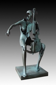Скульптура из бронзы девушка с виолончелью