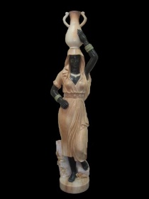 Скульптура из мрамора девушка с кувшином 